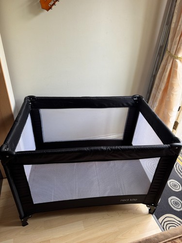 Red kite child - travel, cot